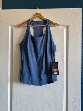 SPYDER Athletic top, super soft, built in bra with removable cups size XL